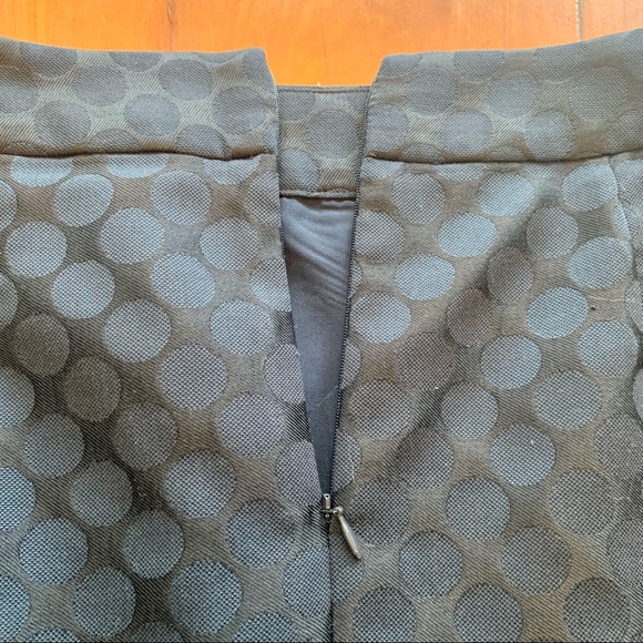 Banana Republic Navy Straight Work Skirt Tone on Tone Polka Dots 20” L Size 6 - Picture 6 of 10